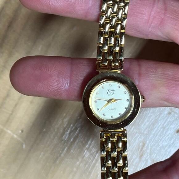 EJ Women's Gold tone quartz wrist watch. Faux Diamonds. Vintage? - Picture 4 of 10